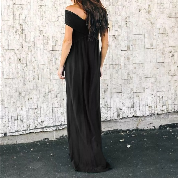 🆕 ↙️ BLACK OFF THE SHOULDERS MAXI 🔹 - Picture 3 of 3